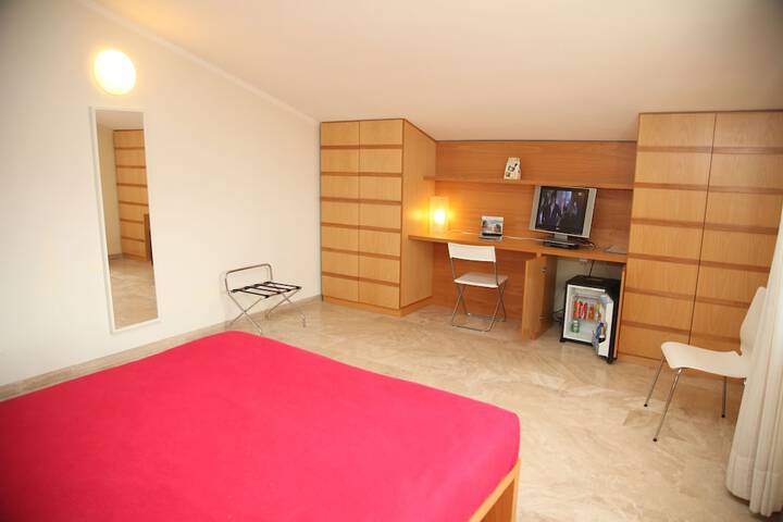 Room 5 of 58