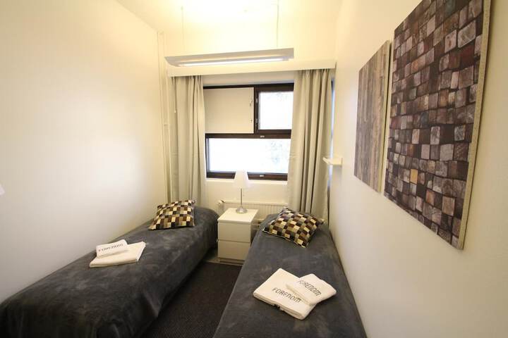 Room 8 of 32