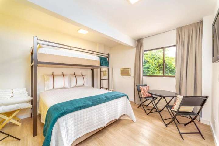 Room 6 of 65