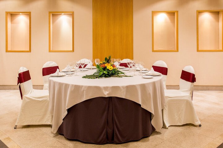 Ballroom/Hall 37 of 78
