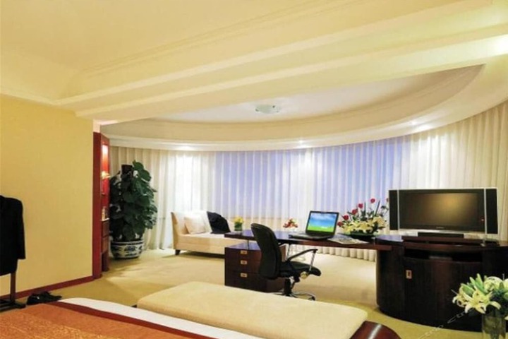 Room 19 of 42