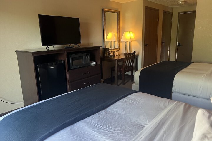 2 Double Beds (4 of 11)