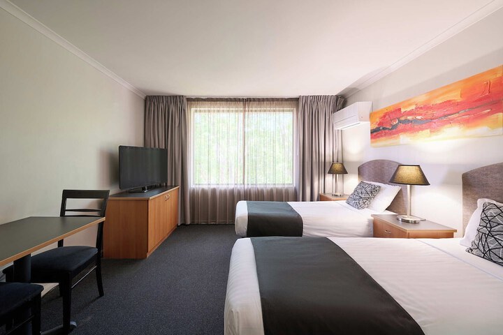 Room 12 of 25