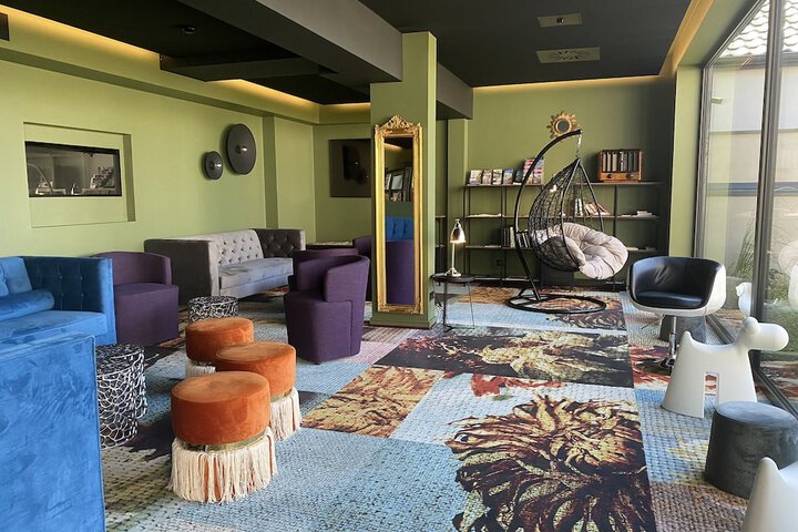Entrance & Lobby