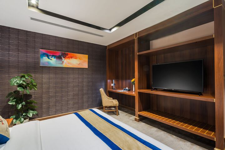 Room 5 of 52