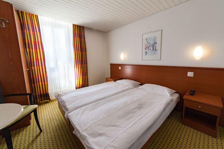 Room 19 of 39