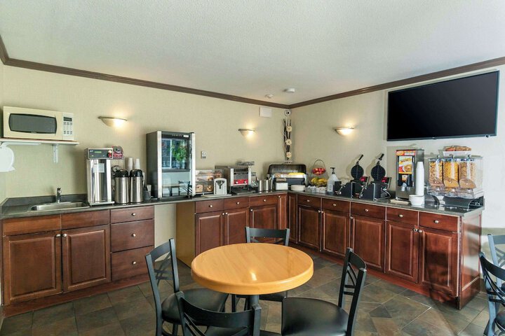 Breakfast/Coffee Service 41 of 53