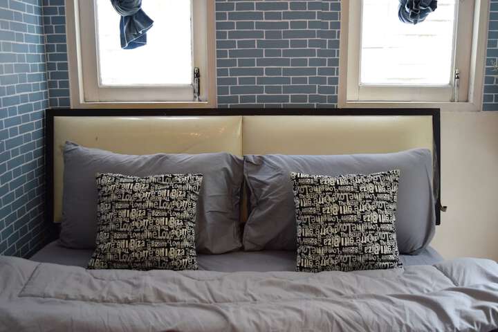 Room 11 of 31