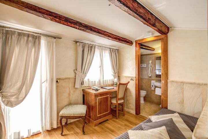 Room 19 of 26