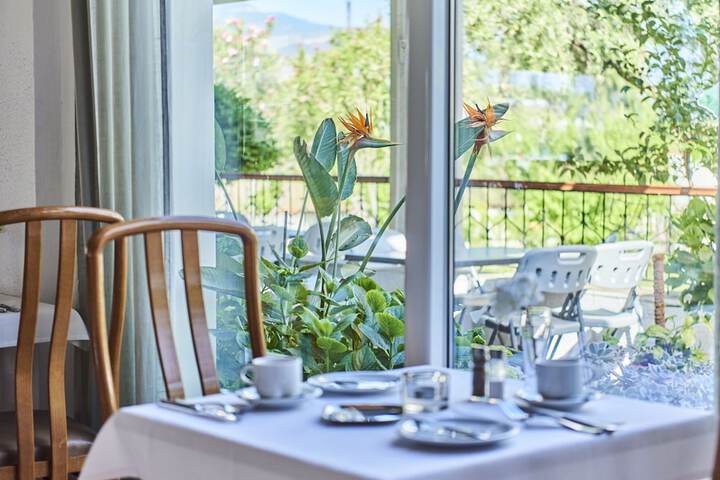 Dining Photos