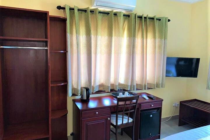 Room 7 of 48