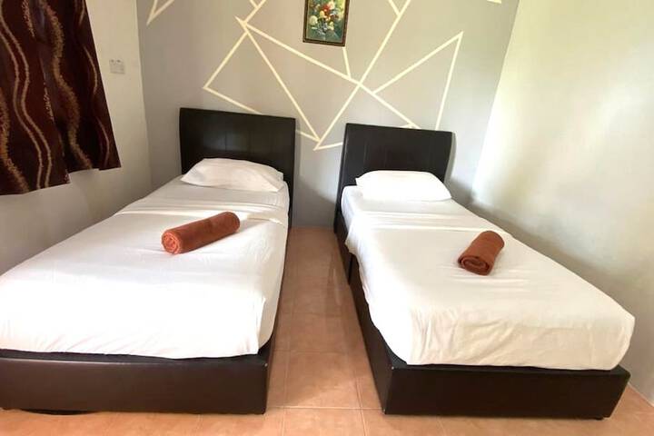 Room 15 of 34