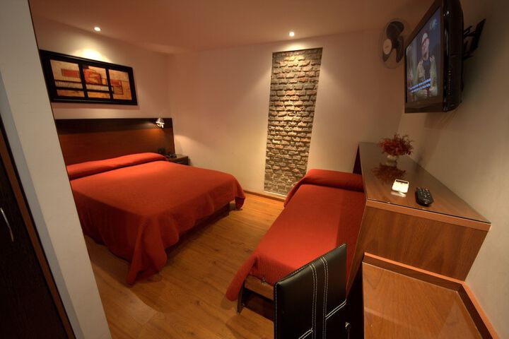 Room 10 of 110