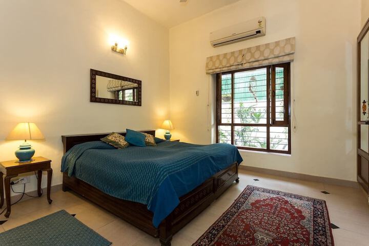 Room 6 of 25