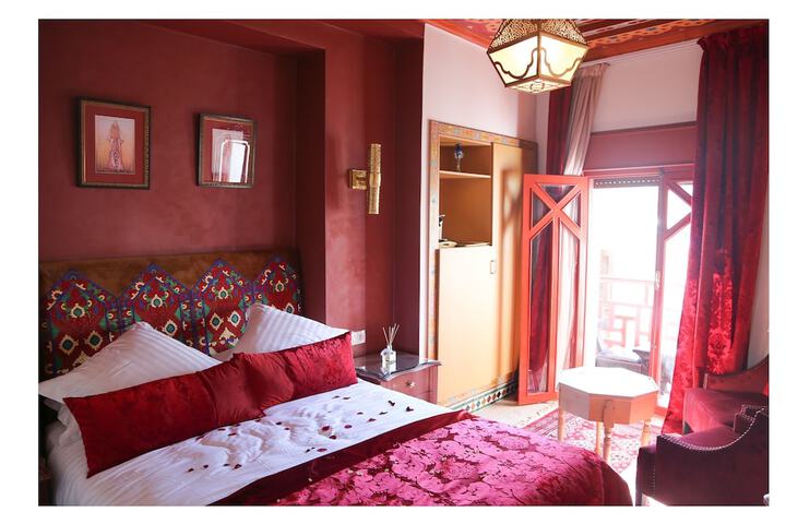 Room 5 of 65
