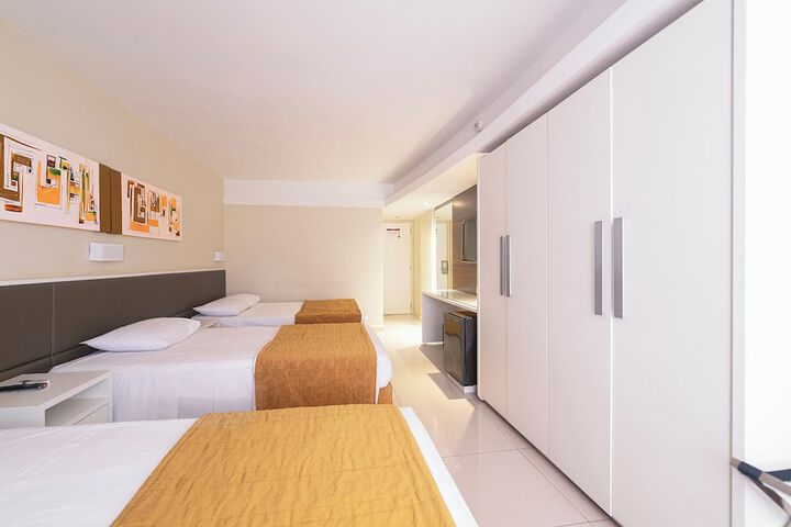 Room 28 of 103