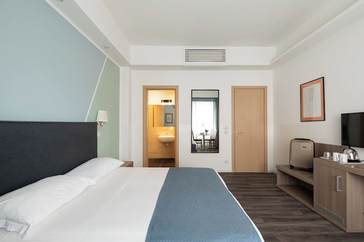 Room 18 of 47