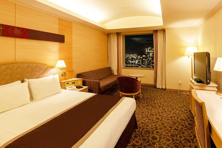 Room 9 of 46