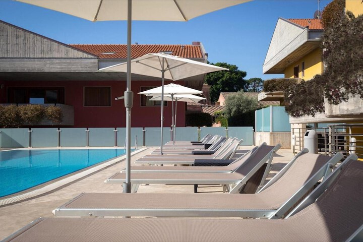 Hotel Pool
