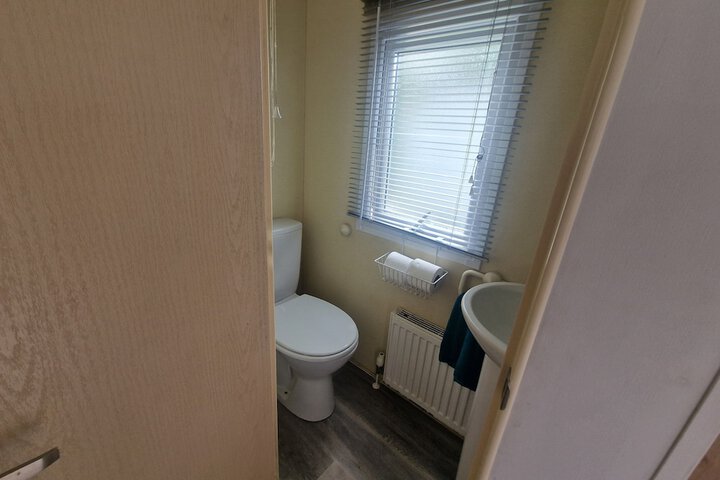 Room 8 of 10