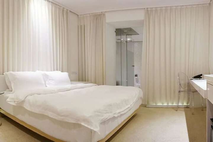 Room 10 of 89