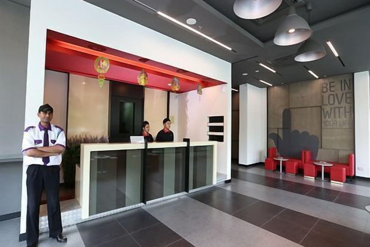Entrance & Lobby