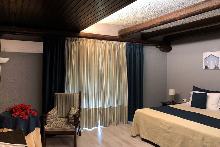 Room 6 of 34