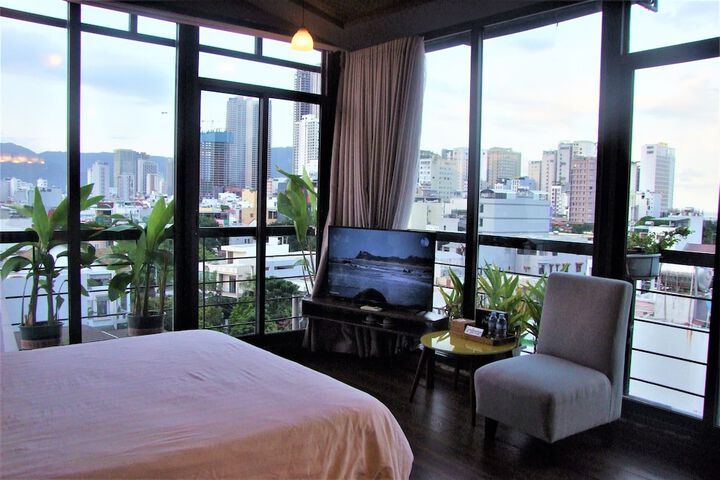 Room 33 of 117