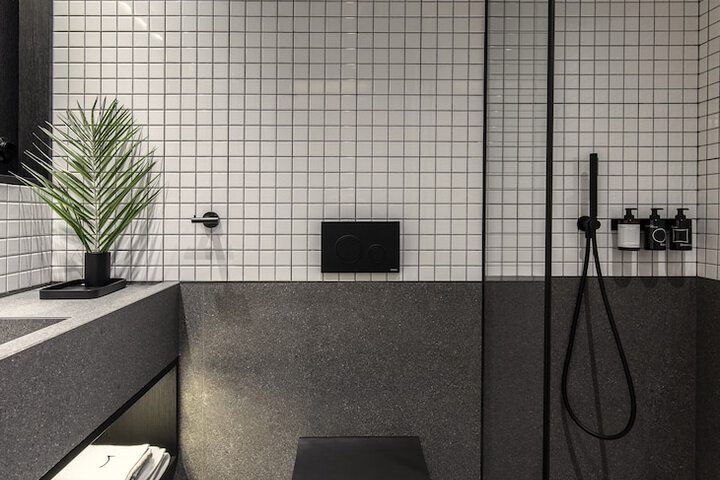 Room 43 of 95