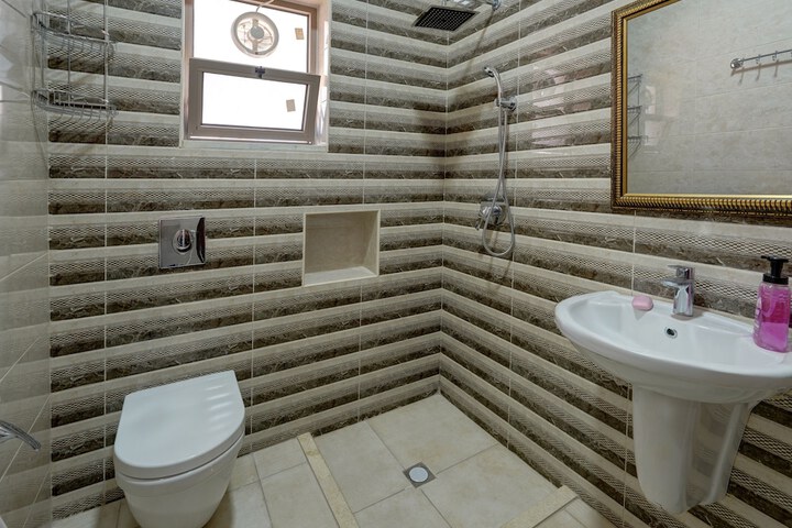 Room 15 of 24
