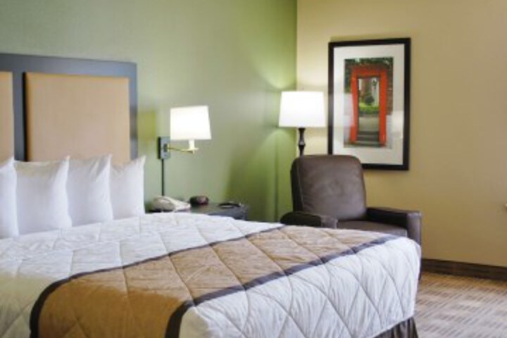 Room 8 of 35