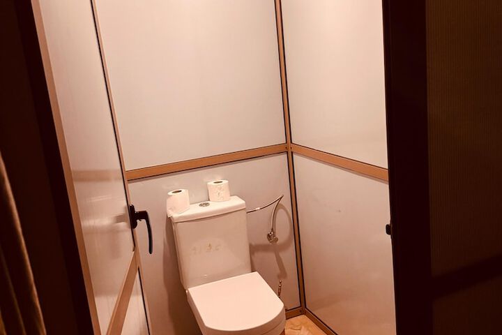 Room 34 of 47