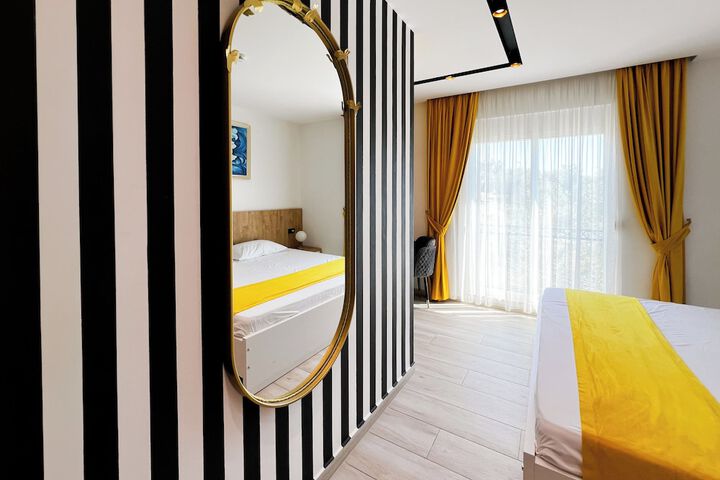 Room 5 of 70
