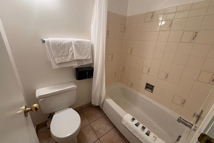Room 7 of 10