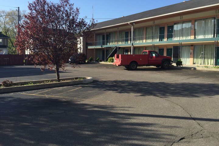 Property Grounds 36 of 41