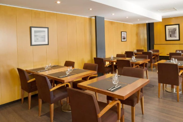Dining 53 of 66