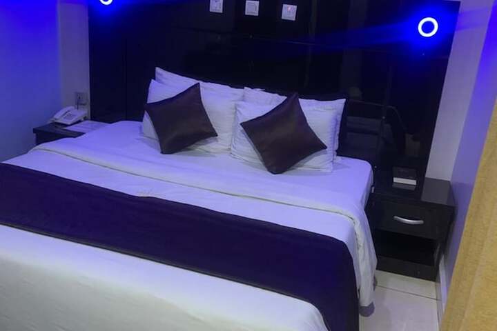 Room 6 of 46