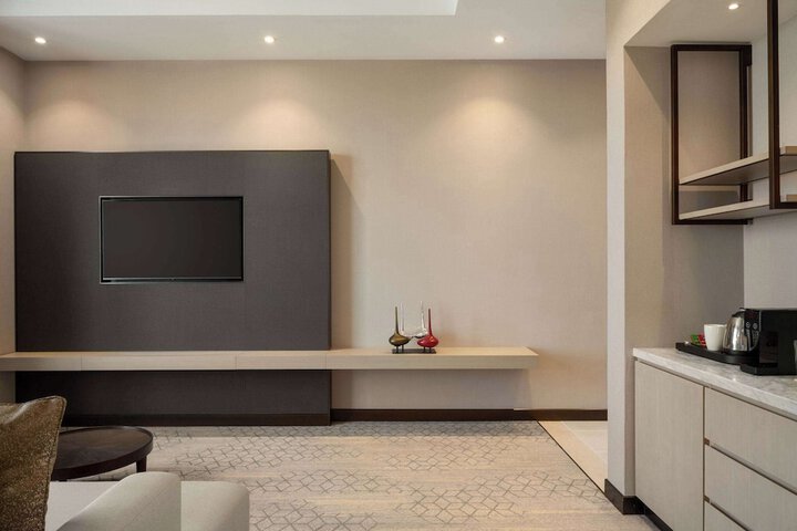 Room 12 of 36