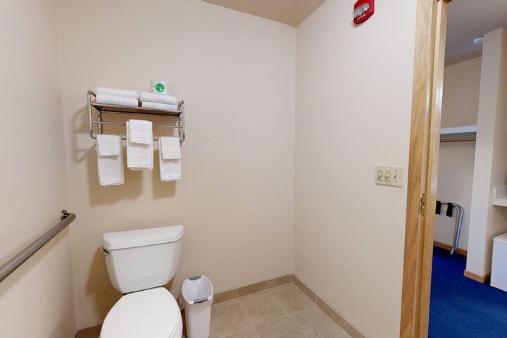 Room 12 of 19