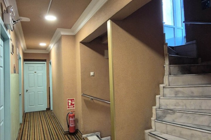 Ballroom/Hall 75 of 102