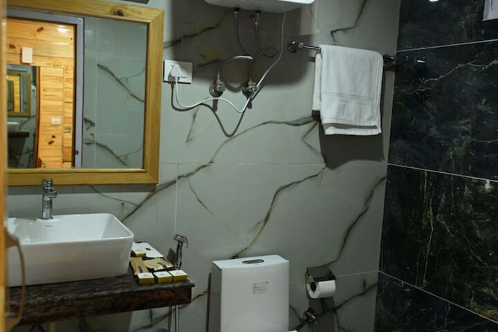 Room 39 of 61