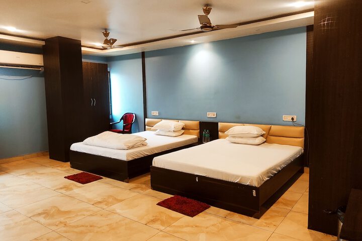 Room 17 of 32