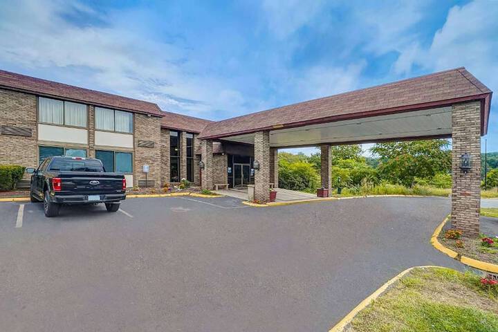 Hotel Entry