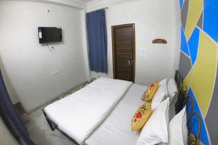 Room 5 of 56