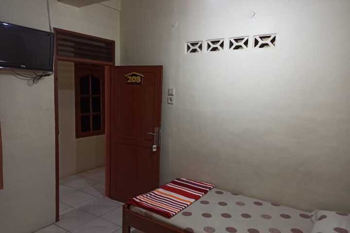 Room 7 of 25