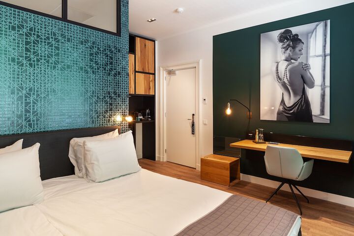 Room 14 of 40