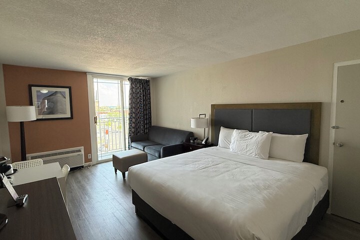 Room 14 of 39