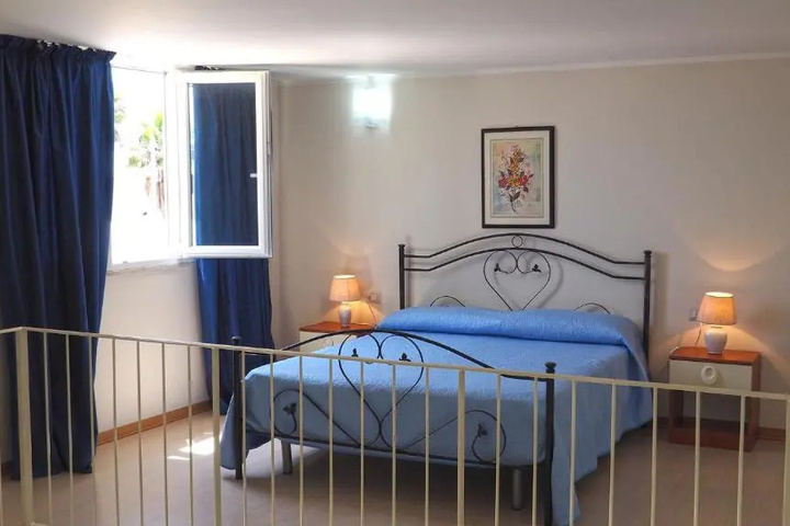 Room 6 of 21