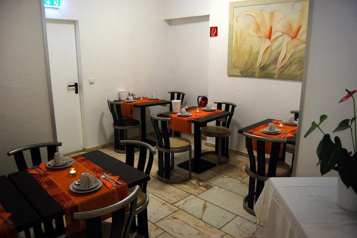 Dining 28 of 41