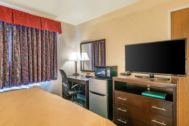 Room 50 of 107